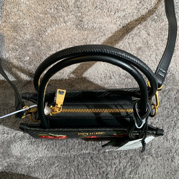 Steve Madden BCYAN Black Woven Cherry Embroidered Crossbody Bag New NWT DT627385 - Picture 6 of 7